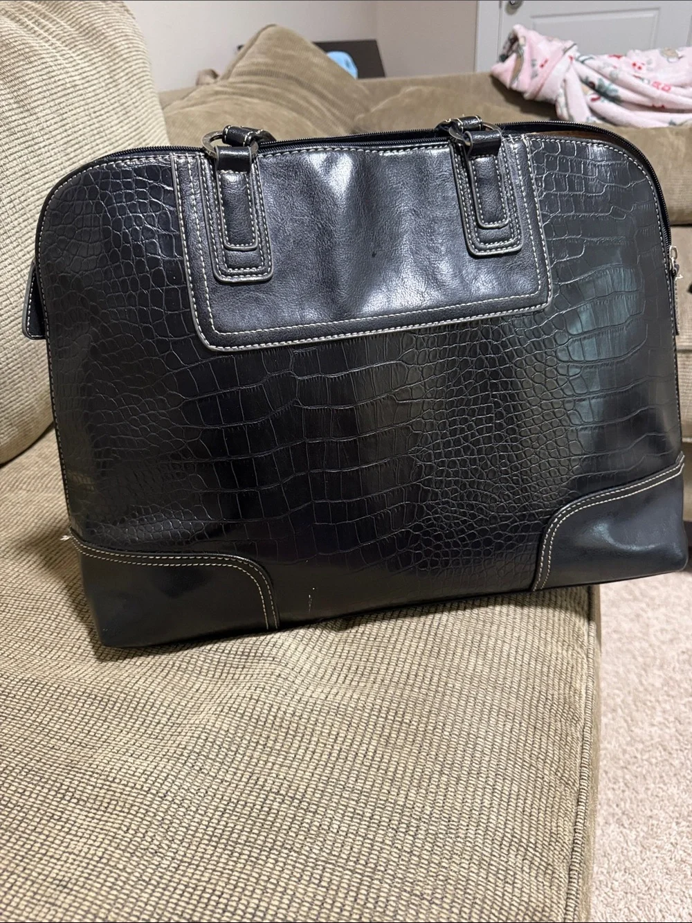 Vintage Black Croc-Embossed Laptop Shoulder Bag